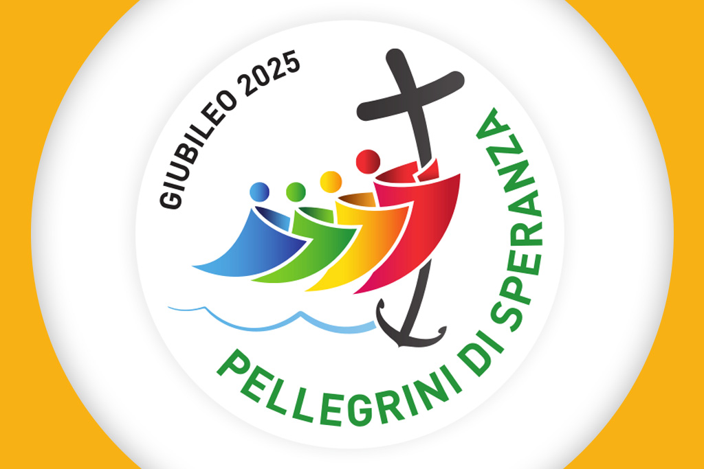 Logo del Giubileo 2025: Quattro figure stilizzate di diversi colori una abbracciata all’altra. L’apri-fila è aggrappato alla croce. Sotto di loro, delle onde.